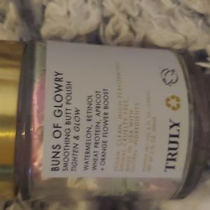 Truly beauty Buns of Glowry